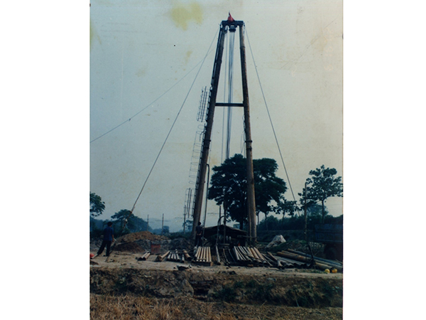 普通水井牙輪旋轉(zhuǎn)鉆進(jìn)施工現(xiàn)場(chǎng)